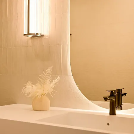 Amelie Luxury 2