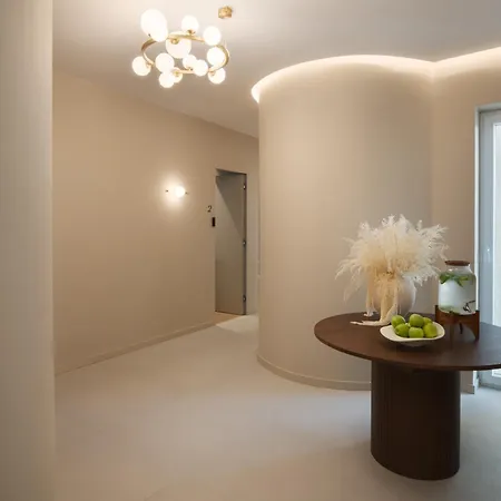 ゲストハウス Amelie Luxury 2 4*